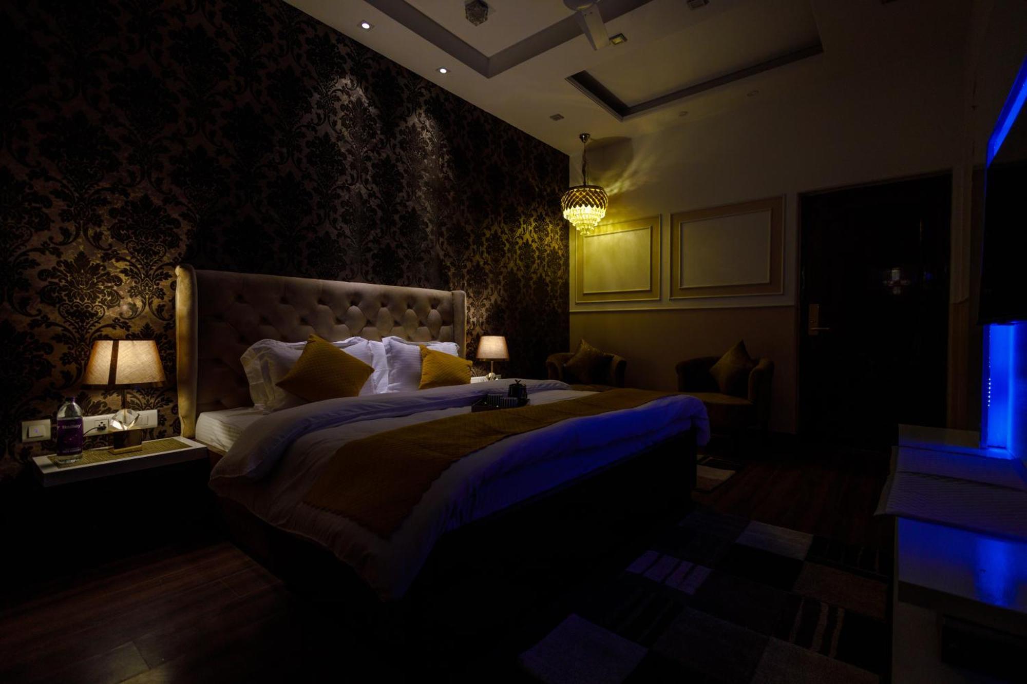 Victorian Elegance Luxury Stays Amritsar Exterior photo