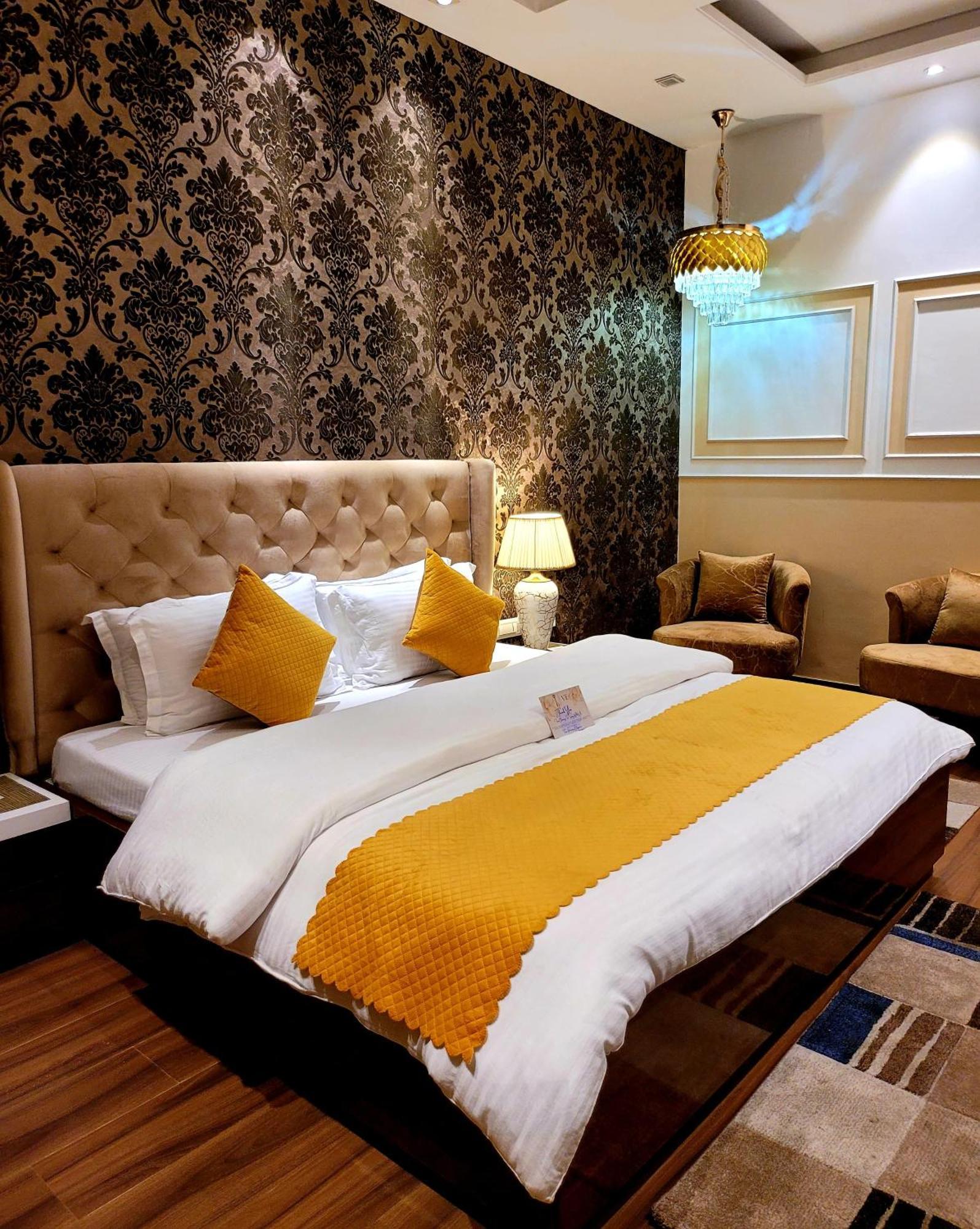 Victorian Elegance Luxury Stays Amritsar Exterior photo
