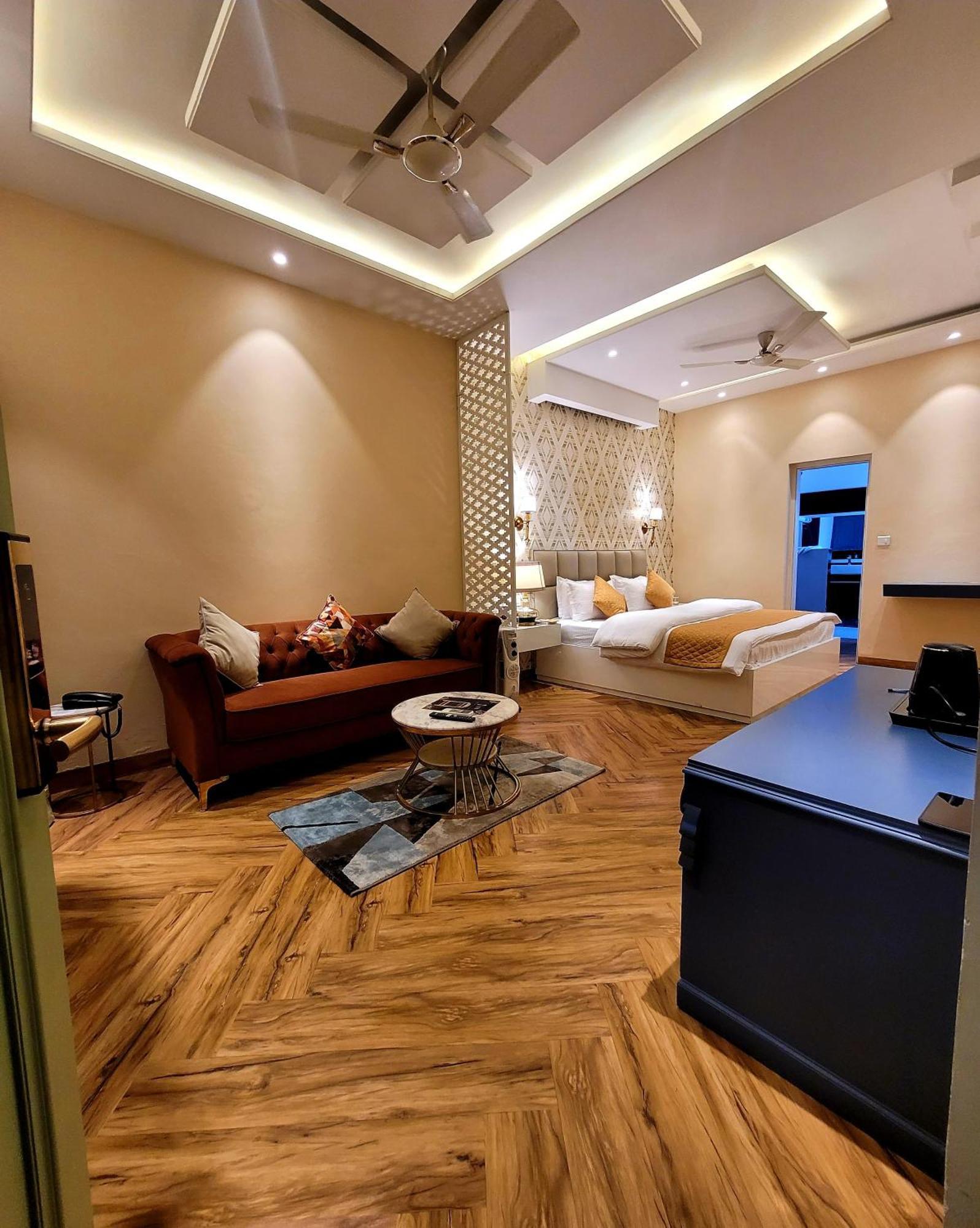 Victorian Elegance Luxury Stays Amritsar Exterior photo